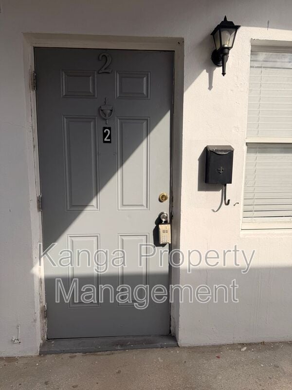 Building Photo - 1172 W 34th St