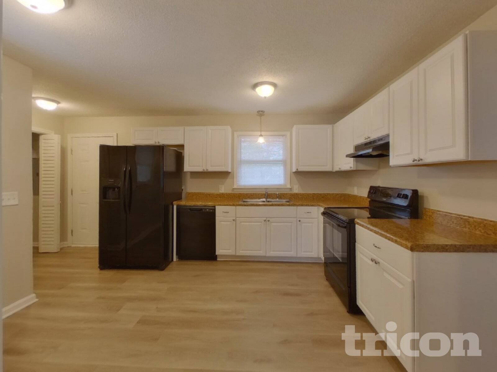 Building Photo - 3959 Notre Dame Pass