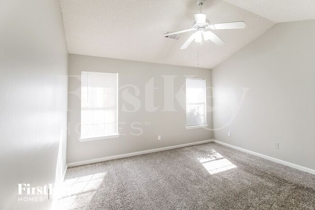 Building Photo - 164 Regency Park Dr