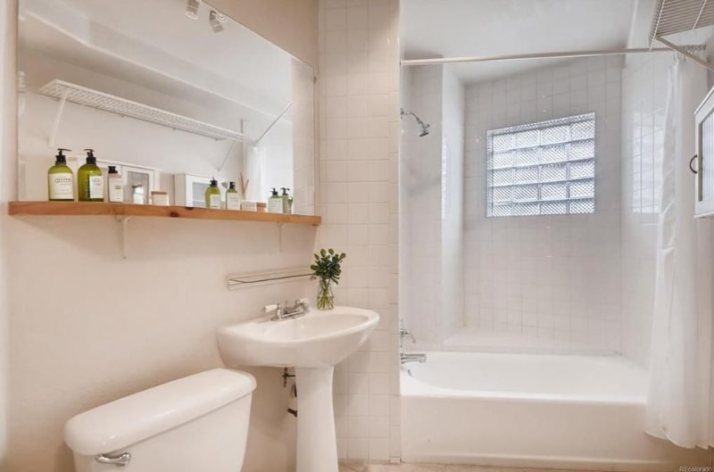 Building Photo - 3825 E 2nd Ave