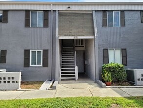 Building Photo - $300 OFF FIRST MONTHS RENT! Available now!