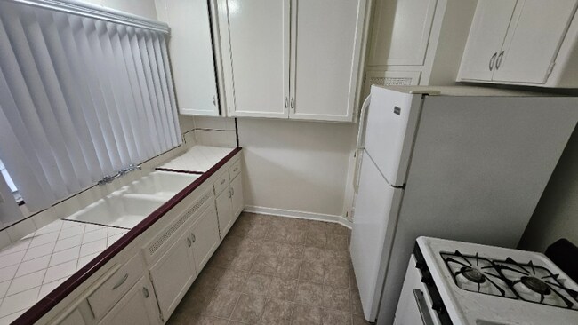 Building Photo - 4221 Los Feliz Blvd