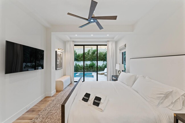 Building Photo - 214 28th St