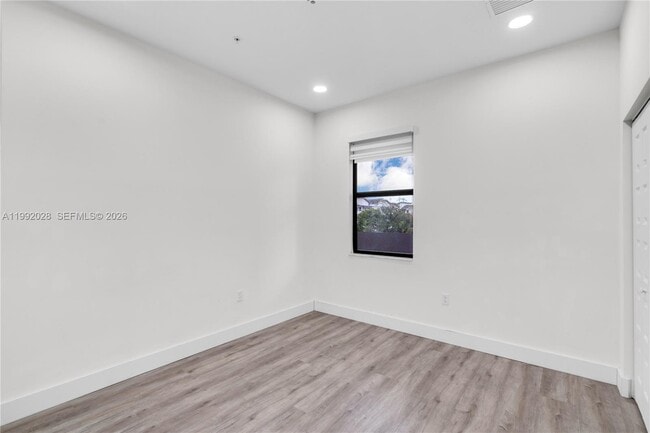 Building Photo - 8005 NW 104th Ave