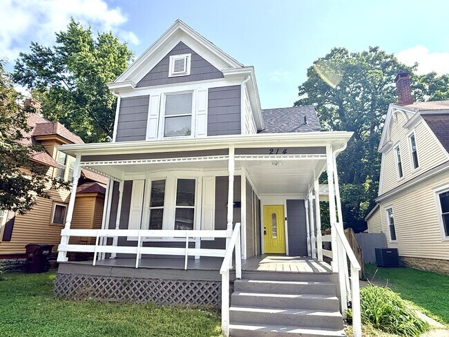 Building Photo - 214 N Cherry St
