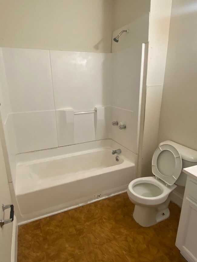 Building Photo - 3bd Single Cash Pay/Section 8