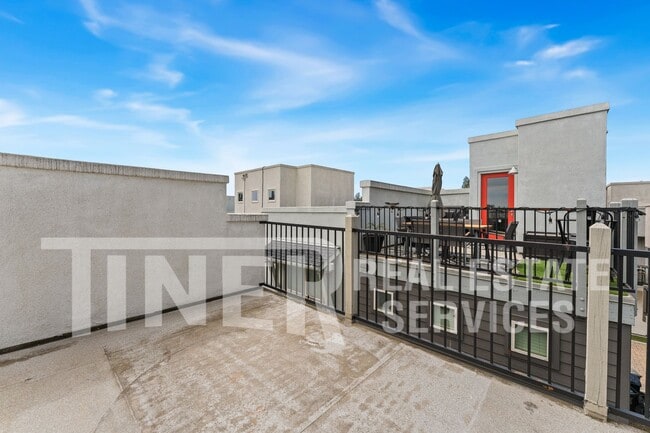 Building Photo - 266 Box Lane-