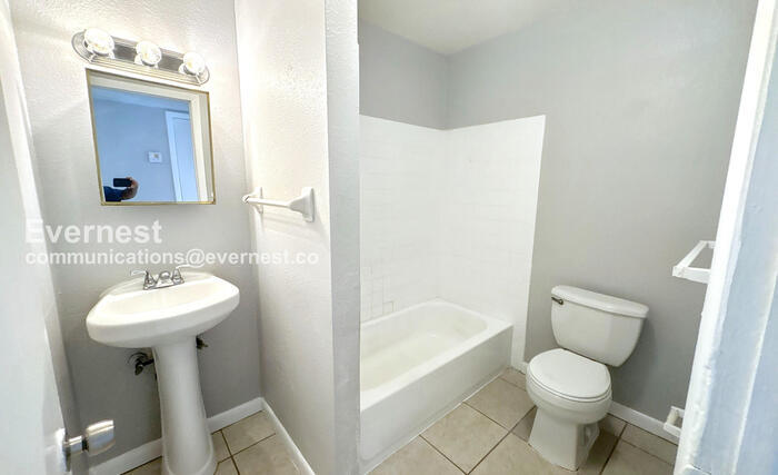 Building Photo - 1315 Browning St