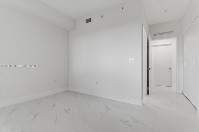 Building Photo - 711 NE 23rd Terrace