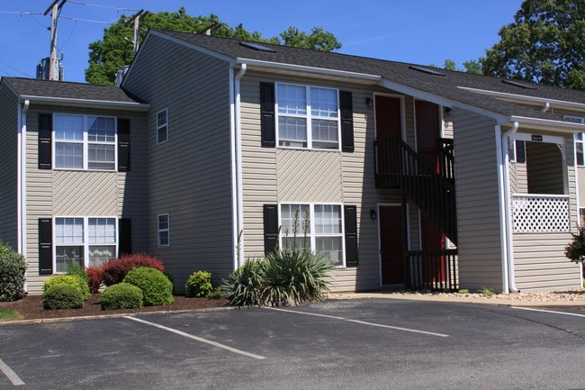 Primary Photo - Timber East Apartments
