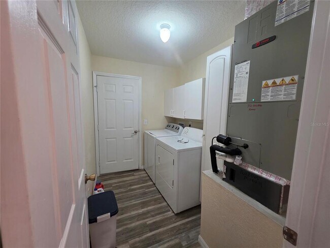 Building Photo - 6058 SW 98th Loop