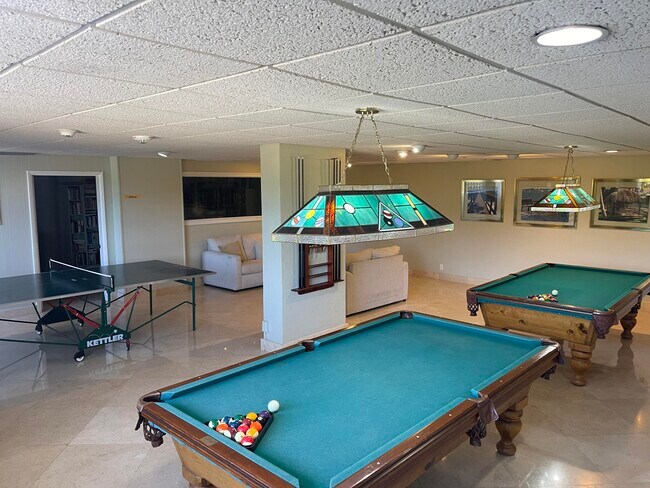 Building Photo - 5600 N Flagler Dr