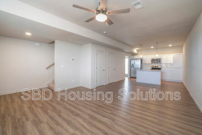 Building Photo - 12423 S Parkwood Ln