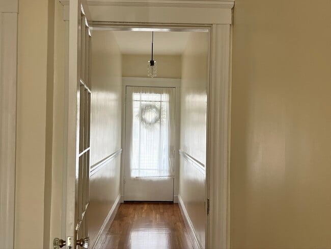 Building Photo - 31 Cutler St