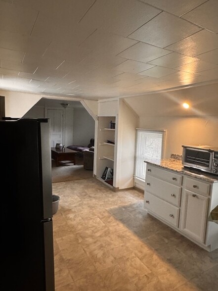 Building Photo - 11 Pulver Ave