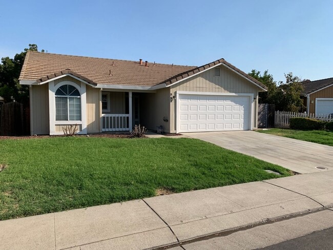 Building Photo - Beautiful Single Story Lathrop Home