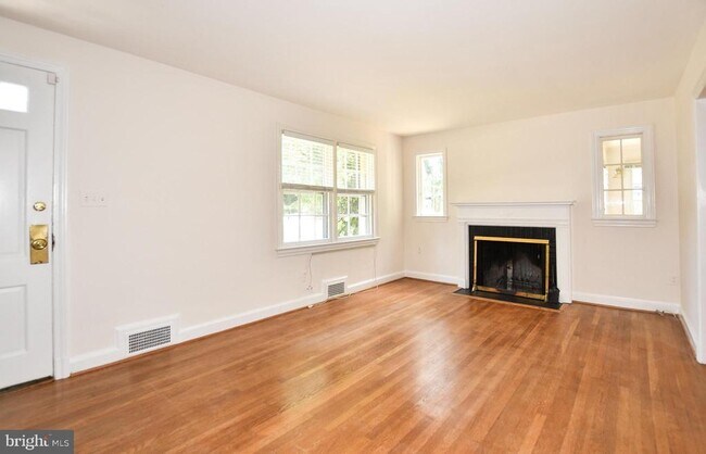 Building Photo - 6123 Wynnwood Rd
