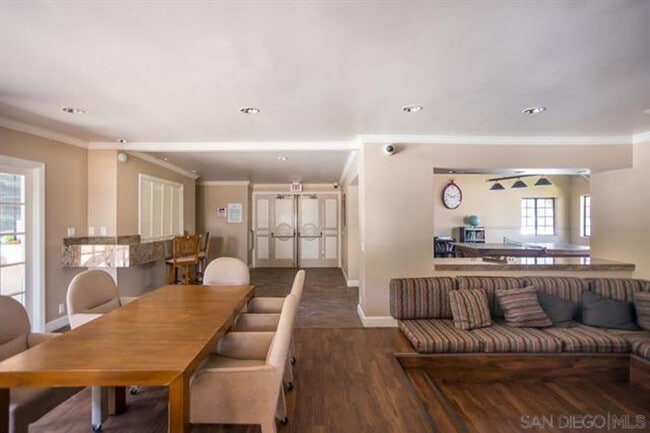 Building Photo - Spacious 2 Bed / 2 Bath Condo in Prime UTC/La Jolla Location!