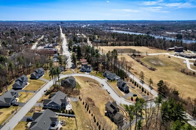 Building Photo - 18 Scenic Dr