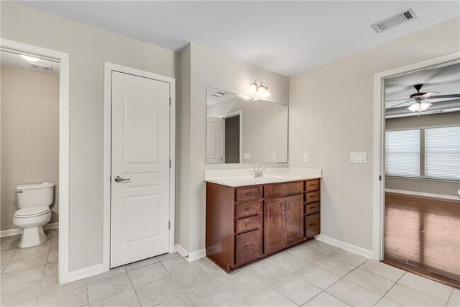 Building Photo - 270 Woods Creek Dr