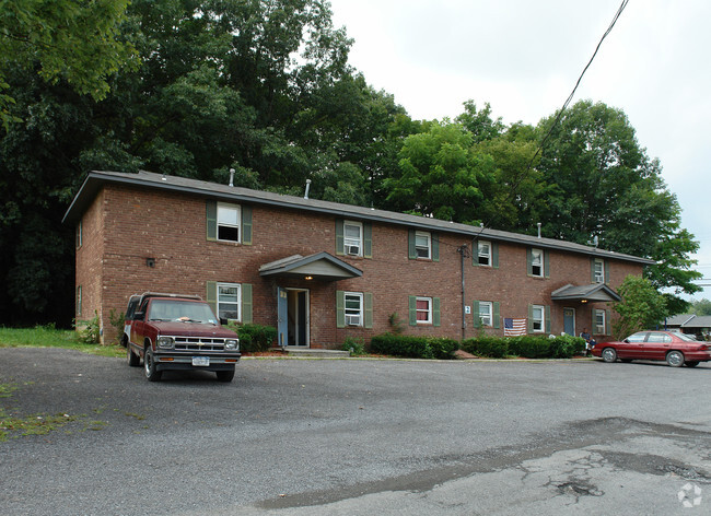 Building Photo - Meadow Wood Apartments