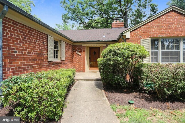 Building Photo - 3303 Winnett Rd