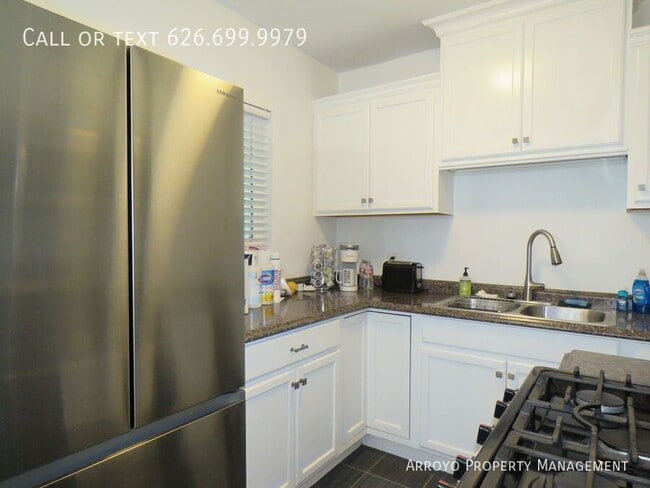 Building Photo - 808 Beckville St