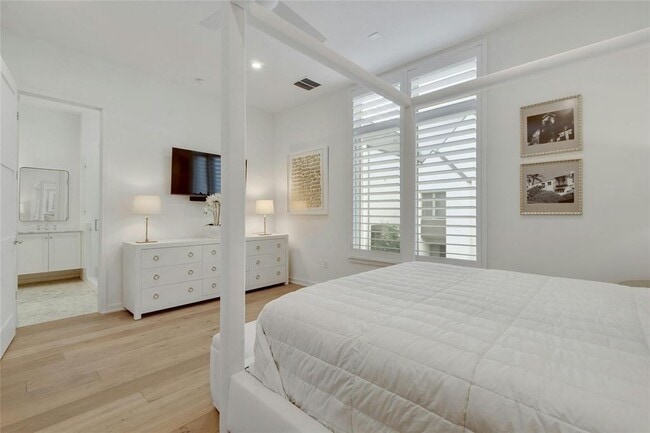 Building Photo - 2510 Sutherland St