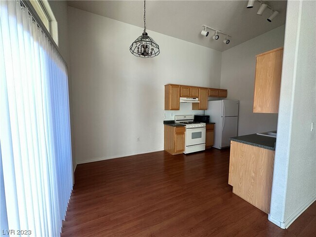 Building Photo - 3320 Cactus Shadow St
