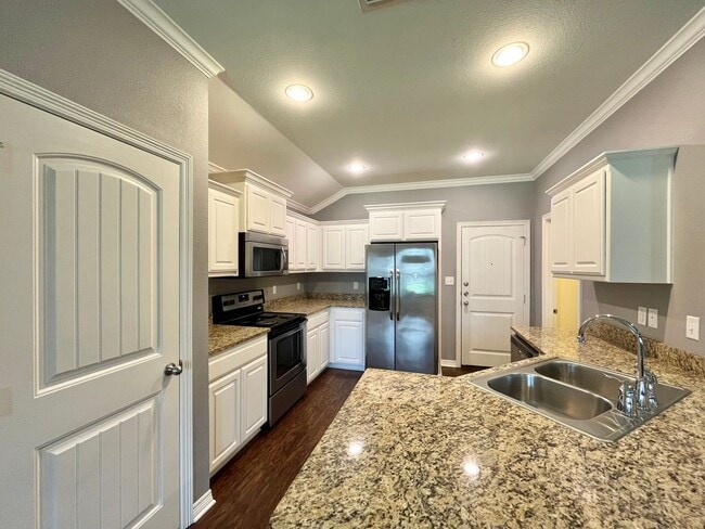Building Photo - 2520 Meadowglen Ct