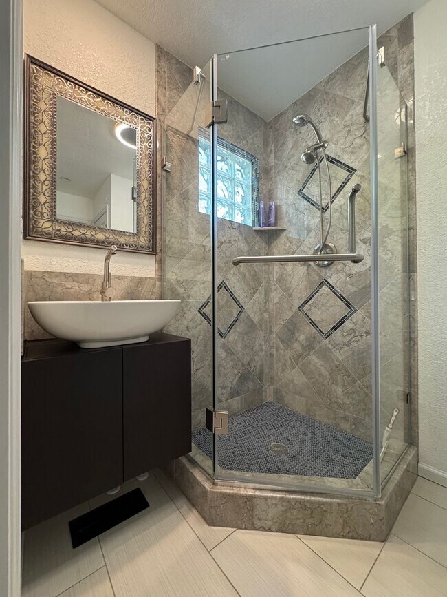 Building Photo - 3-bedroom home in Central Boulder