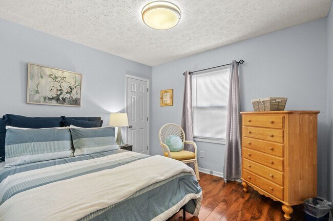 Building Photo - 4 Bed/2 Bath Furnished Single Family Home in Surfside 1 Mile to the Beach By Golf Cart!