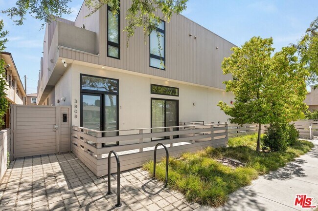 Building Photo - 3808 College Ave