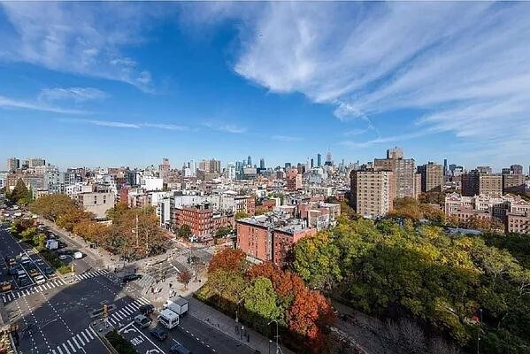 Building Photo - 196 Orchard St