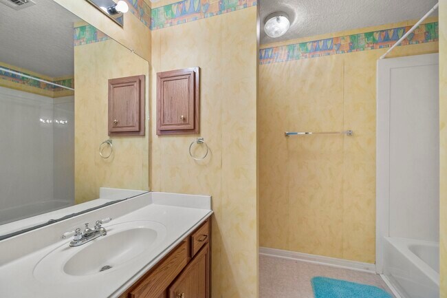 Building Photo - 6830 Jasmine Pl