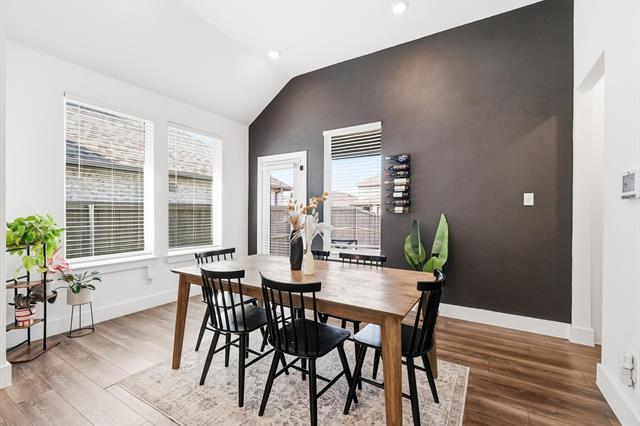 Building Photo - 2320 Stella Ln