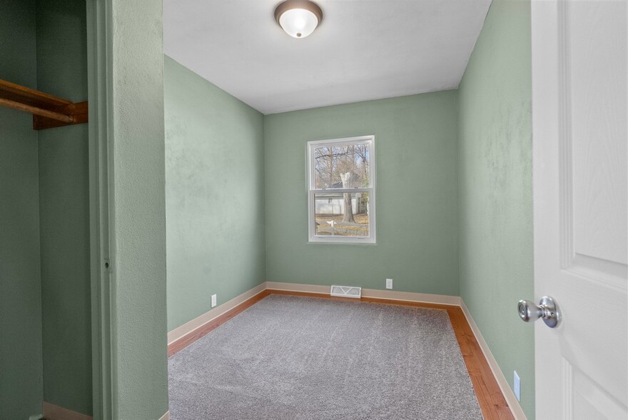 Building Photo - 3022 Cottonwood Ln