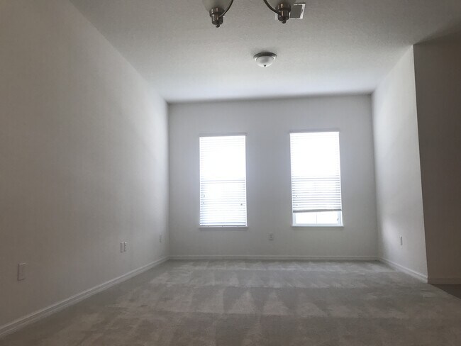 Building Photo - 4 Bedroom at Westside Village Heart of Win...