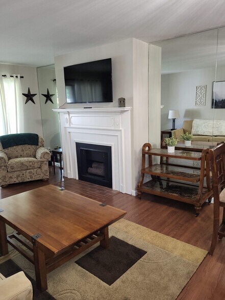 Gas FP - 950 E Rue de la Banque St