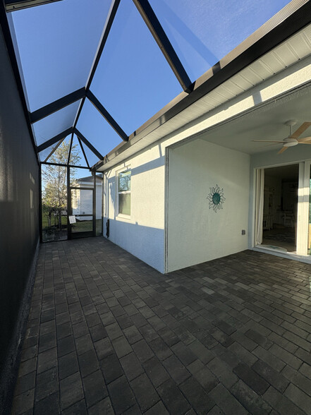 Building Photo - 8061 Shr Lk Dr