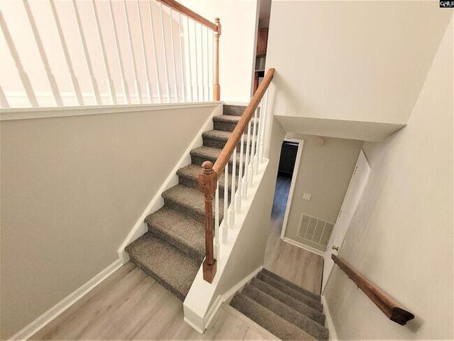 Building Photo - 252 Cherry Grove Dr