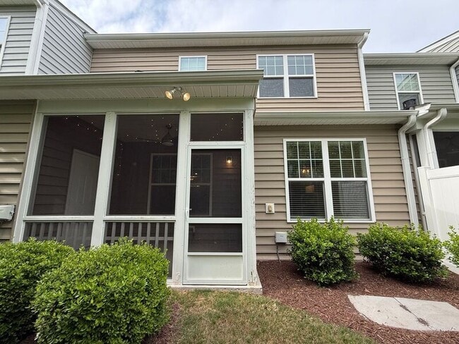 Building Photo - 414 Shale Creek Dr