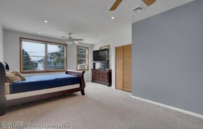 Building Photo - 313 Norwood Ave