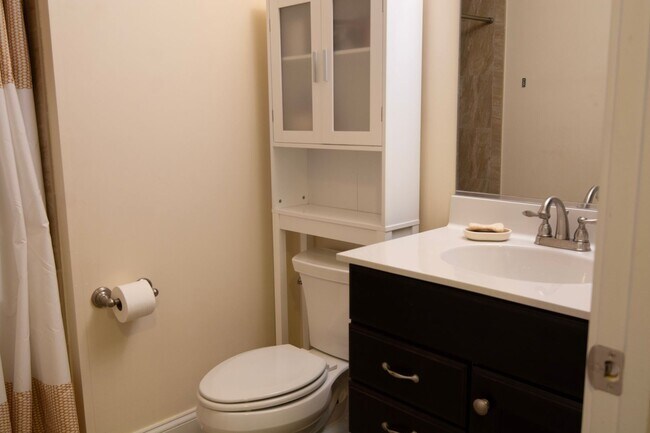 Building Photo - 6883 Birmingham Dr