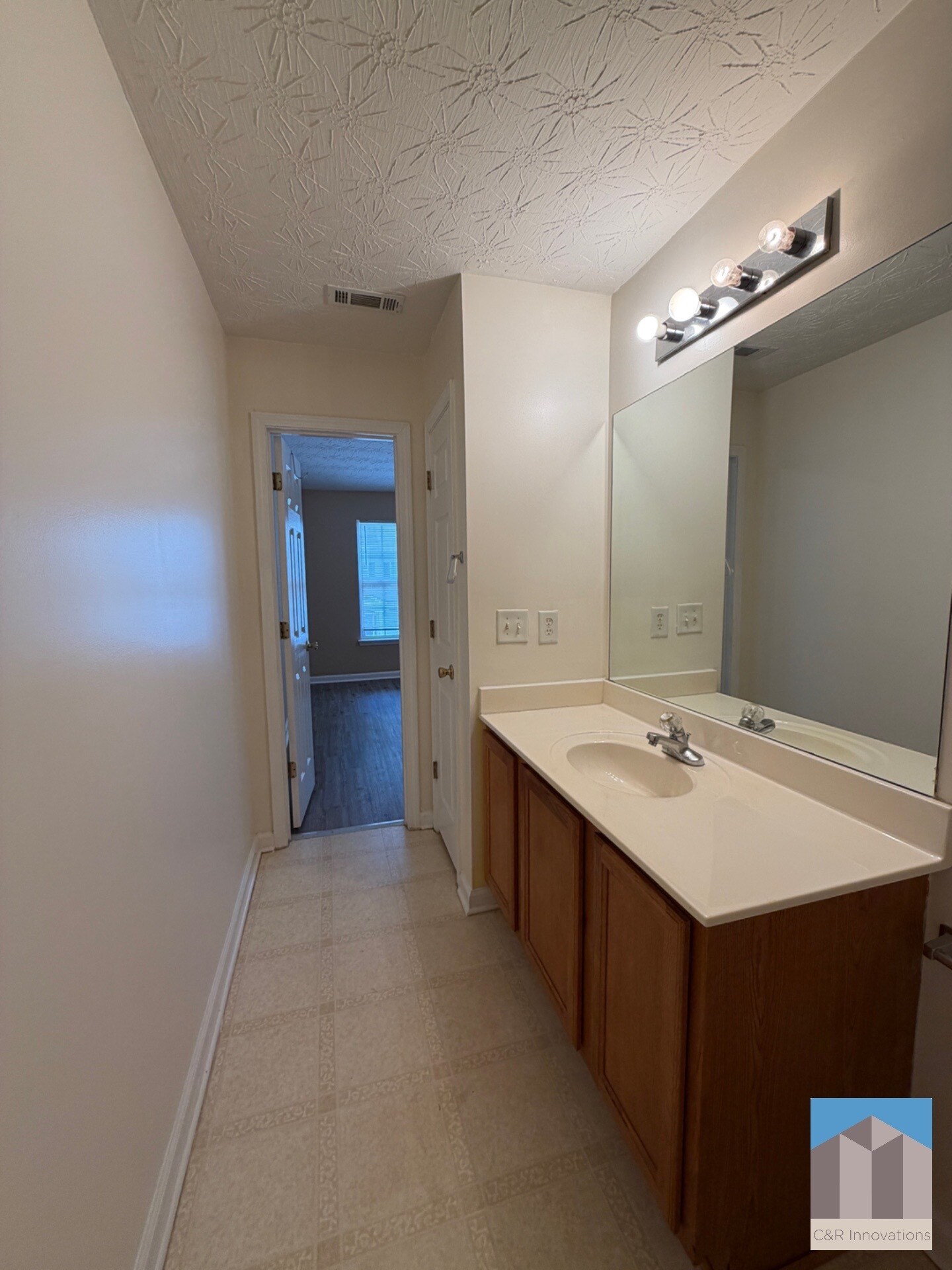 Building Photo - 644 Kenridge Dr