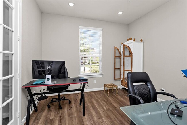 Building Photo - 2058 Woodland Pine Ct