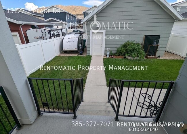 Building Photo - 15127 Peace Dr