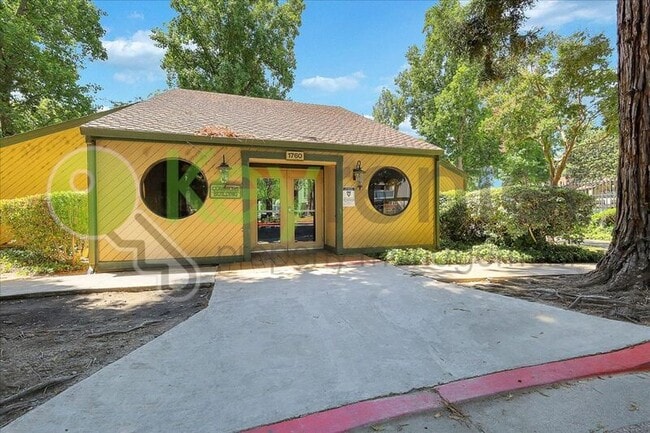 Building Photo - 600 Del Verde Cir