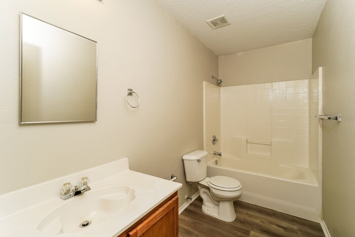 Building Photo - 8003 Mosstree Dr