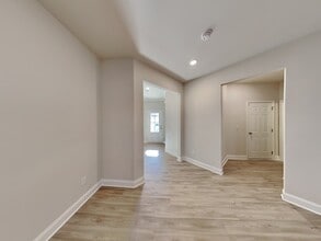 Building Photo - 122 Wayne Ln